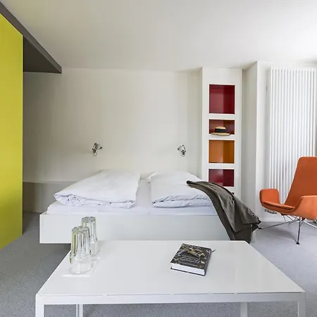 Отель Castell 4*