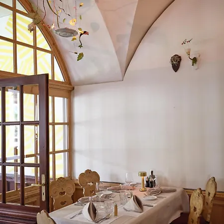 Castell Отель 4*