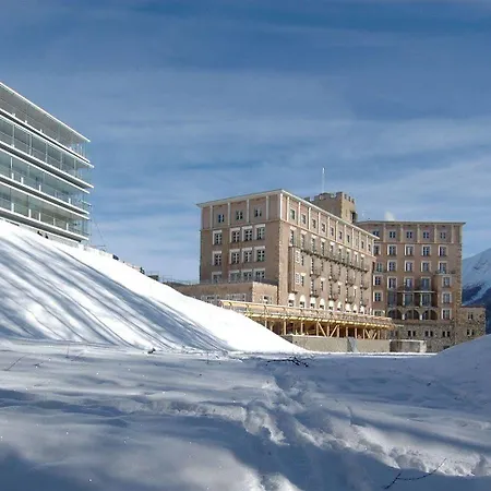 Castell Отель